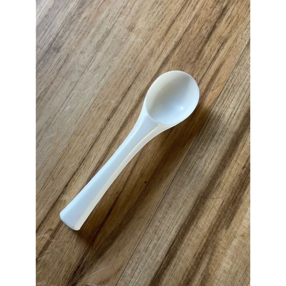 Vintage Rubbermaid ice cream scoop